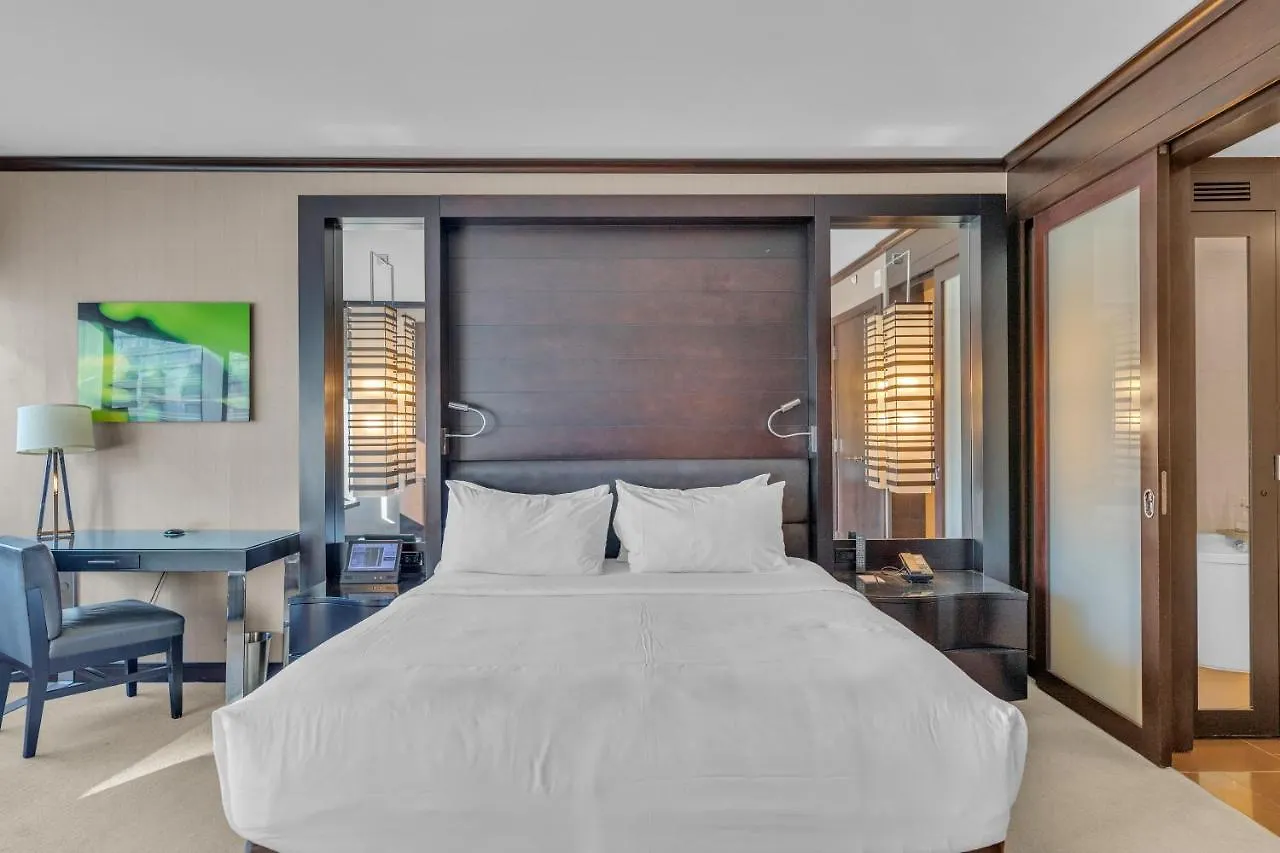 Vdara Studio Suite 011 Pool View Free Valet Parking Las Vegas